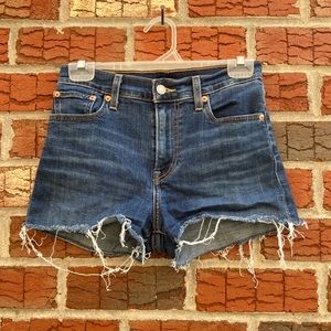 Levi denim W26 shorts
